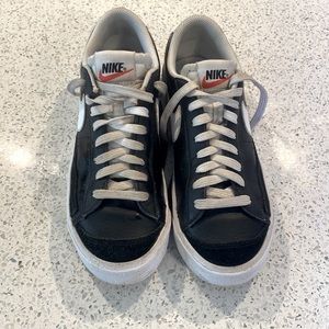 Nike Boys Blazer Low ‘77 leather shoe